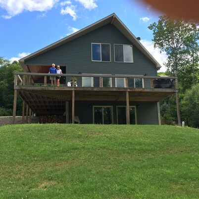 4 Bedroom, 3 full baths,  3200 sq. ft. Family Vacation Home near EVL, sleeps 12