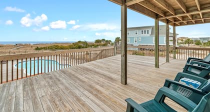 "A Blue Monkey" Oceanfront with a pool, 4 bedroom 4.5 bathroom