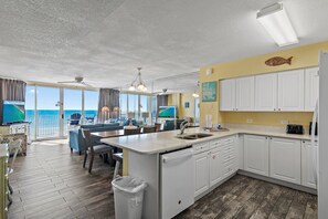 Fridge, microwave, oven, stovetop - 🌊Beachfront | FREE Beach Svc | Pool + Hot Tub | 3BR Island Princess 506🌊 (Fort Walton Beach)