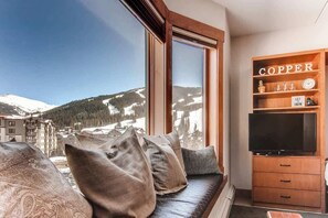 TV, stereo, offices