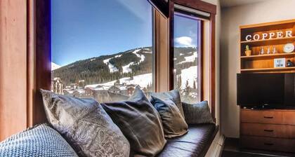 Stunning Views, Steps to Lift, Hot Tub, Garage