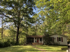 Exterior - A remote country cabin surrounded by Forests, Creeks, and near Cheaha & Pinhoti! (Talladega)