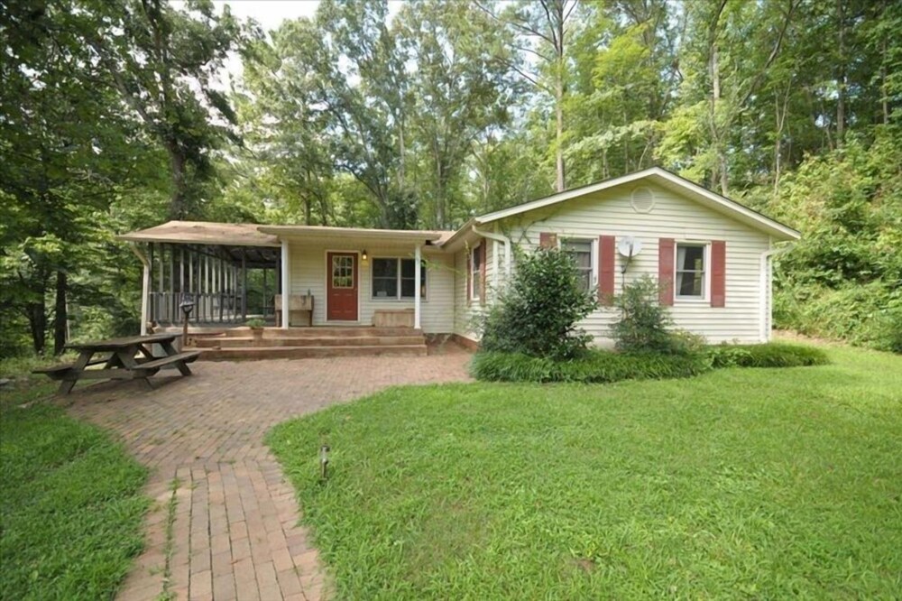 Looking for a remote cabin away from other people? Forests, Creeks, Cheaha!