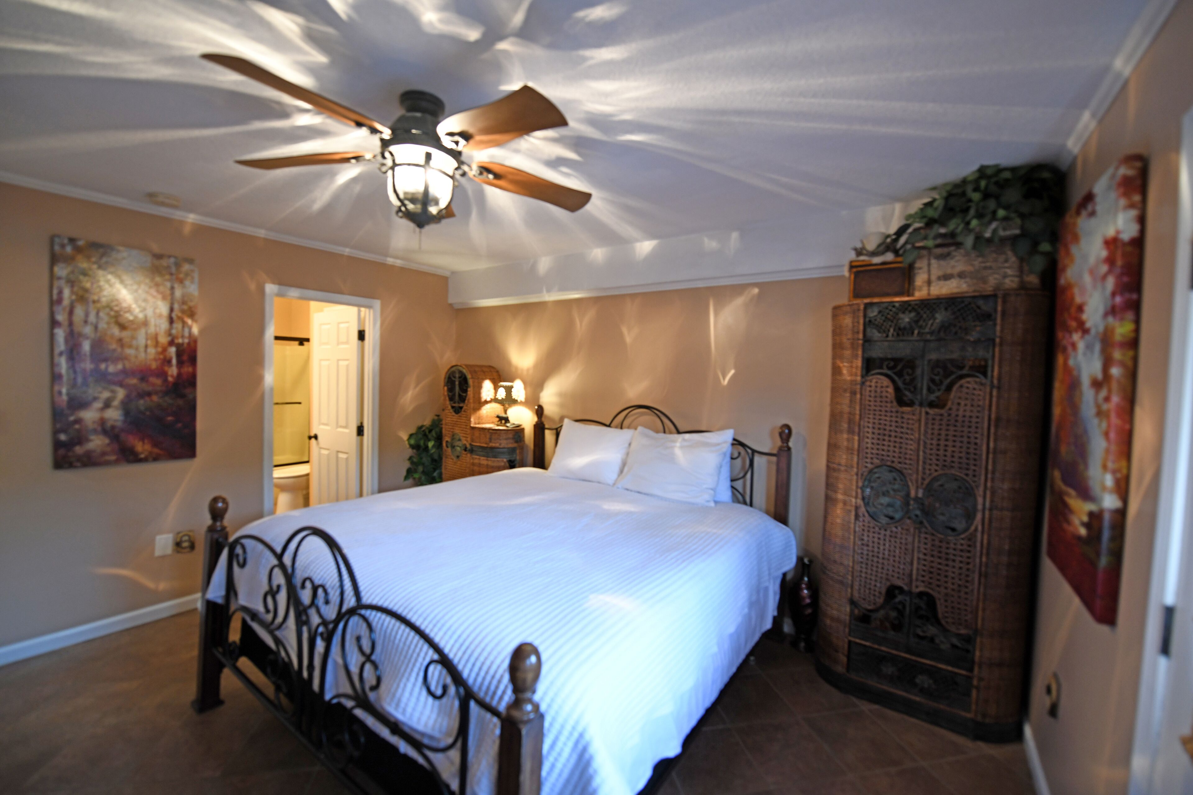 3 多间卧室、熨斗/熨衣板、免费 WiFi、床单