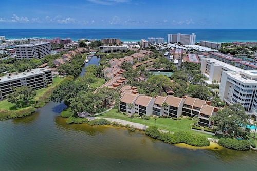 Relaxing Siesta Key Condo