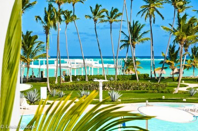 Playa Turquesa Luxury Beach Front Condo with Ocean View and Much More