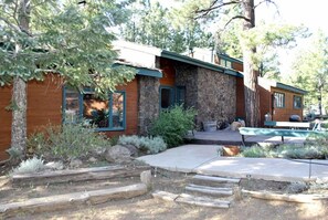 Exterior - Majestic Home In The Pines  (Flagstaff)
