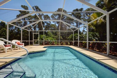 Paradise Retreat! Heated Pool, Near Beaches!