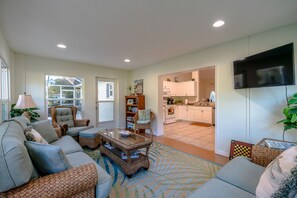 Smart-TV, DVD-Player, Bücher, Videothek