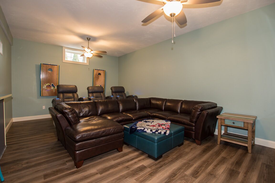 The Margarita House with Hot Tub, Arcade and Theatre. 5 minute walk to the beach