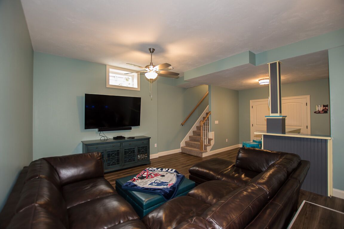 The Margarita House with Hot Tub, Arcade and Theatre. 5 minute walk to the beach