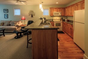 غسالة أطباق، ماكينة لصنع القهوة/الشاي، مستلزمات طهي/أطباق/أوعية