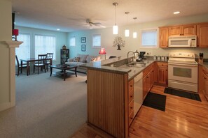 غسالة أطباق، ماكينة لصنع القهوة/الشاي، مستلزمات طهي/أطباق/أوعية