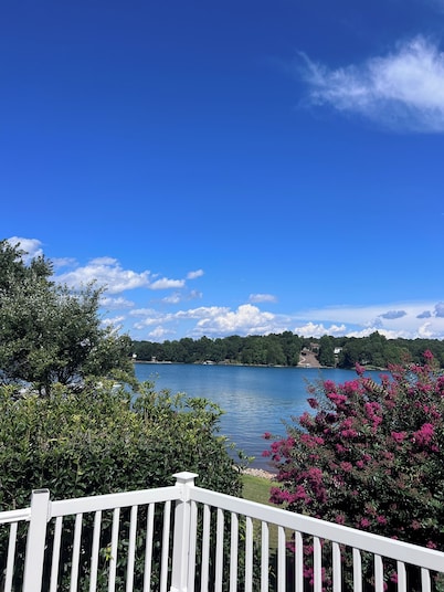 Lake House with Dock, Pool, and Pet Friendly.  8 Minutes from Clemson.
