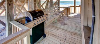 Oceanfront Dog Friendly Home in Rodanthe with Hot Tub. Directly on the Beach!