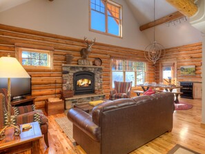 Smart TV, fireplace, video games, stereo - Big Sky Vacation Rentals: PR Moose Ridge 5 (Big Sky)