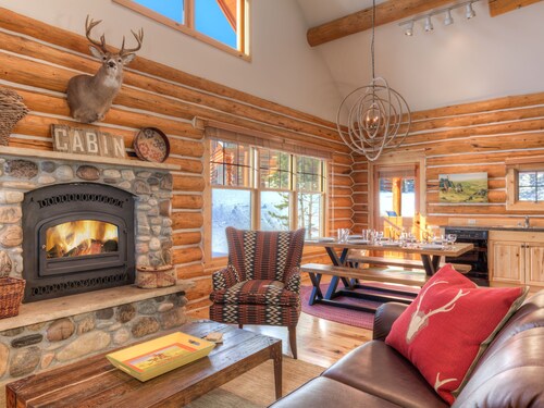 Big Sky Vacation Rentals: PR Moose Ridge 5 - Pet Friendly!