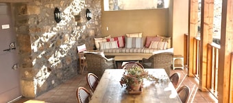 Spacious, light and beautifully renovated. A home from home for the discerning.