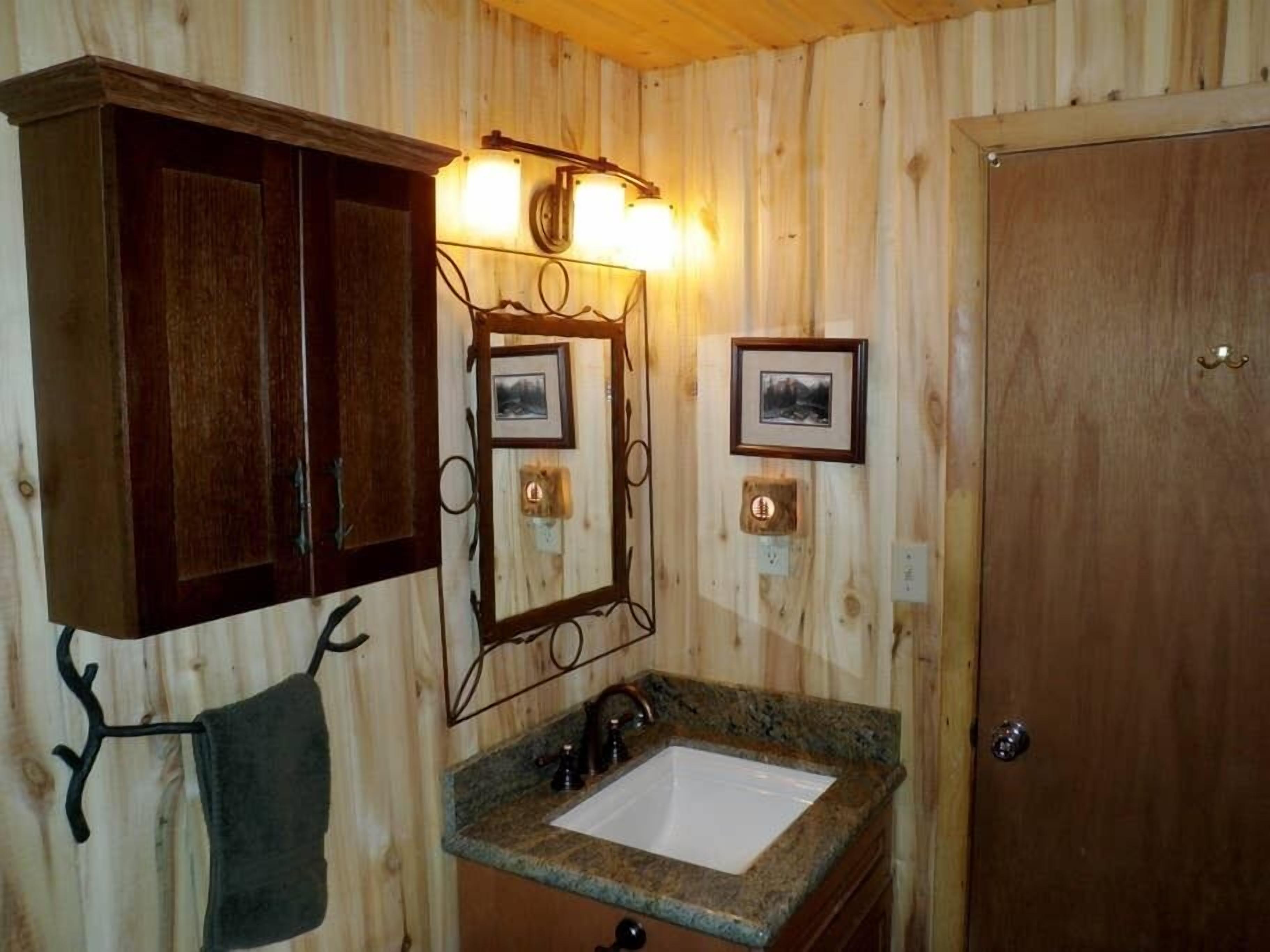 Beautiful Family Cabin for your Summer Plans in Southern Utah!