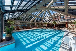 Piscine couverte, piscine extérieure