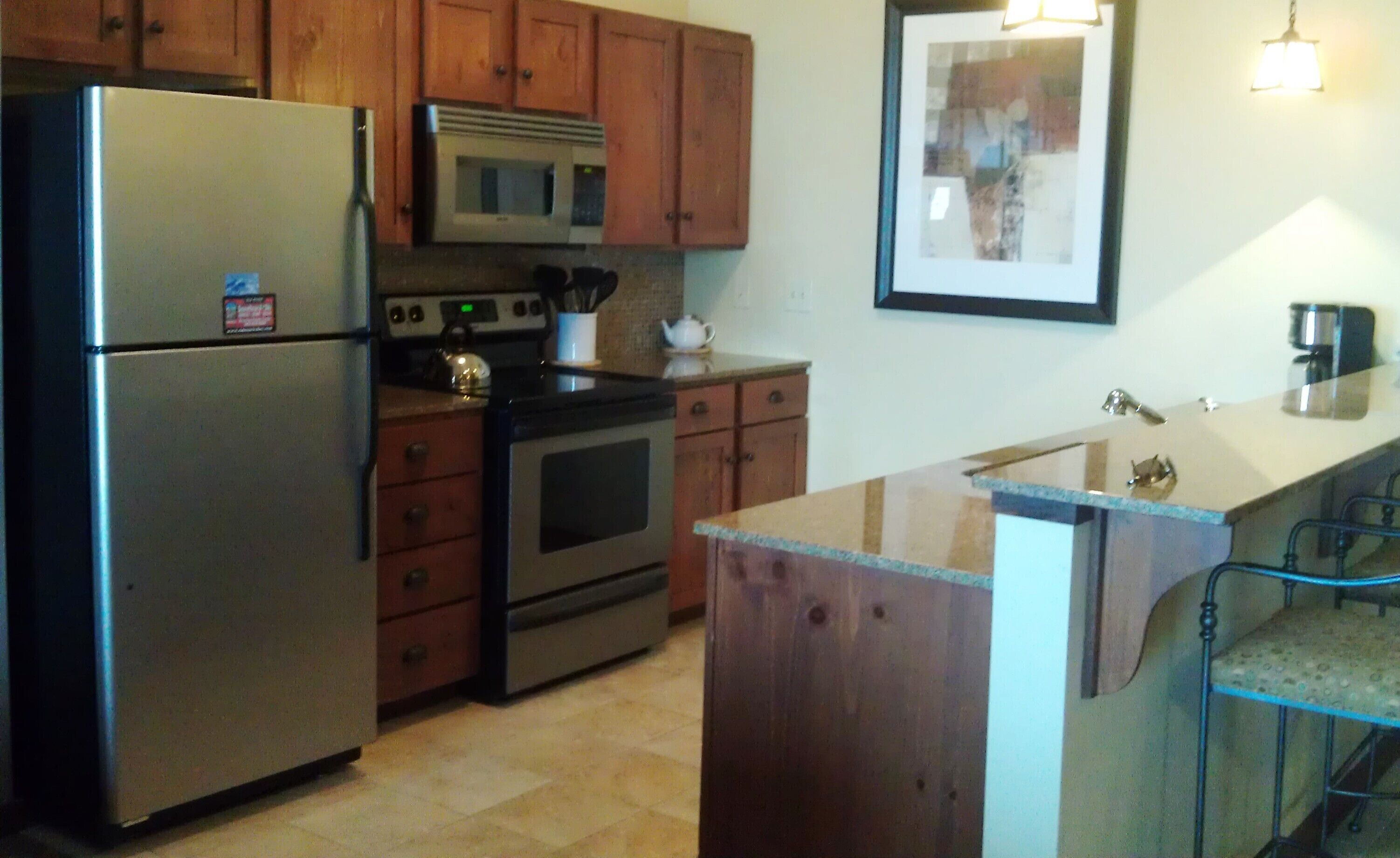 Soaring Eagle 2 BR, Top Floor, Long range sunset views, Ski in/out