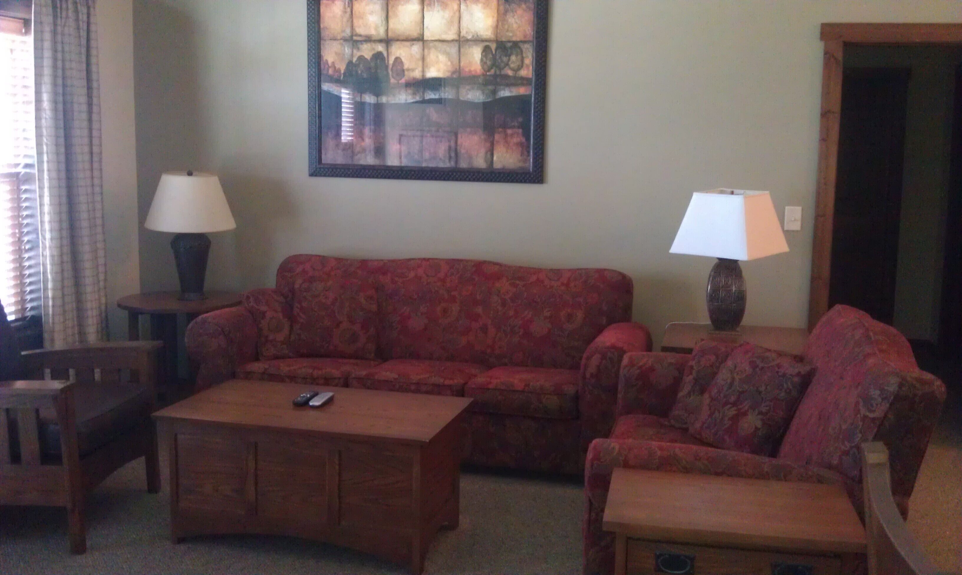 Soaring Eagle 2 BR, Top Floor, Long range sunset views, Ski in/out