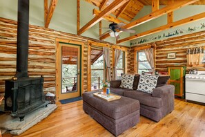 Living area - A perfect retreat from today's hectic pace and stressful lifestyle. Located just three miles from scenic Canyon Lake, The Cedar Cabin Retreat is a beautiful one bedroom Hill Country log cabin. (Canyon Lake)
