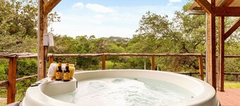 A perfect retreat from today's hectic pace and stressful lifestyle.  Located just three miles from scenic Canyon Lake, The Cedar Cabin Retreat  is a beautiful one bedroom Hill Country log cabin.