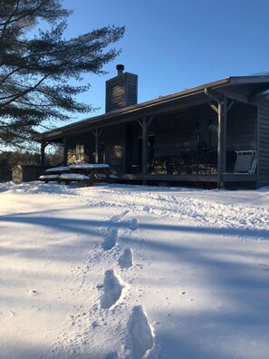 Exterior - Tall Pines Lodge- Cottages On Serenity Lake- Sitting on 80 Acres Of Wildlife! (Black River Falls)