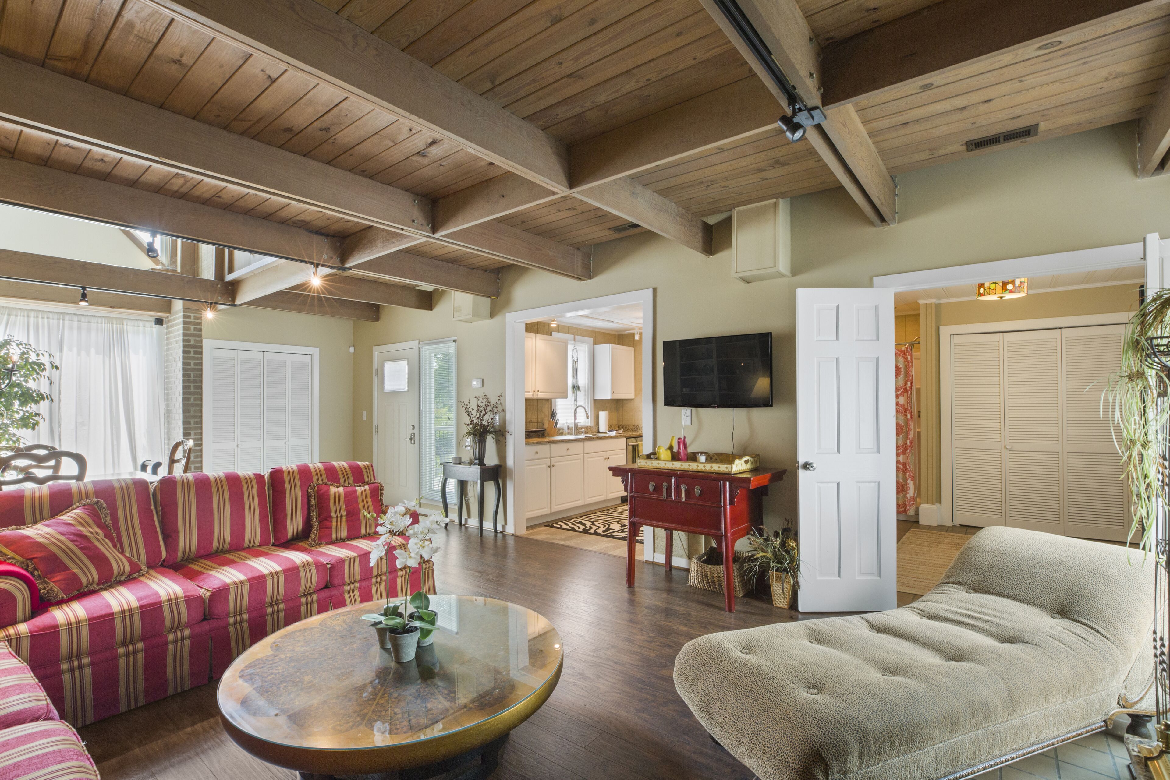 Near Clemson! Lofted Apartment, within walking distance of Historic Pendleton