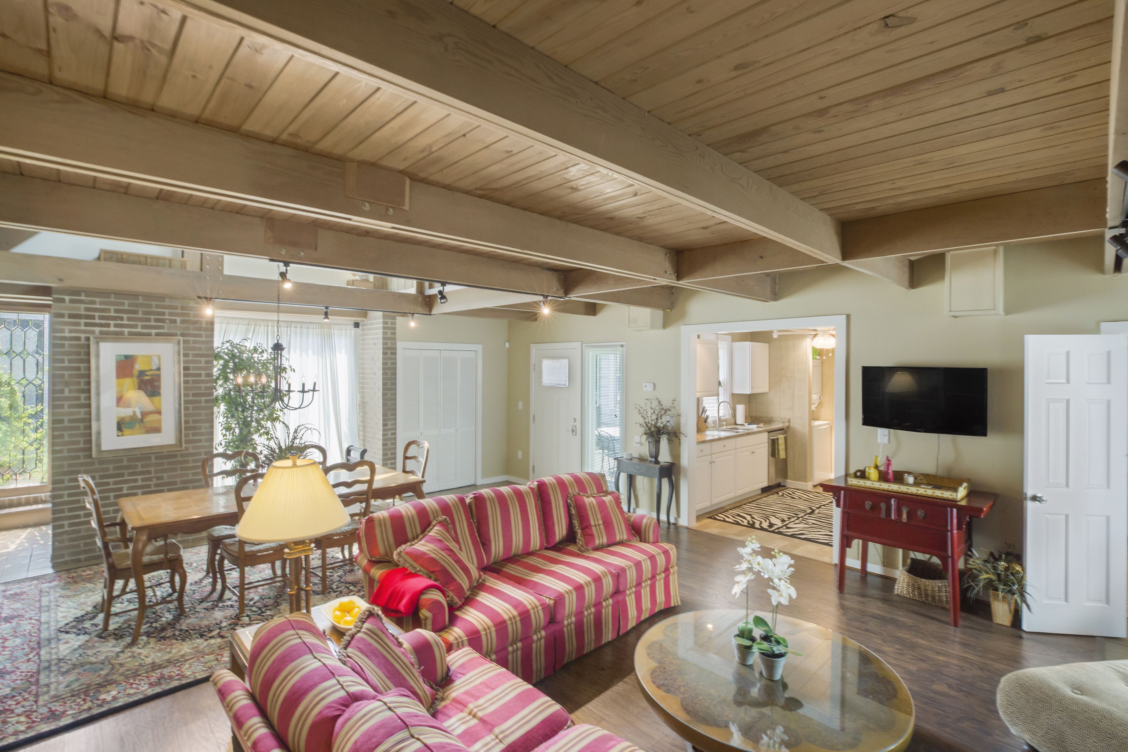 Near Clemson! Lofted Apartment, within walking distance of Historic Pendleton