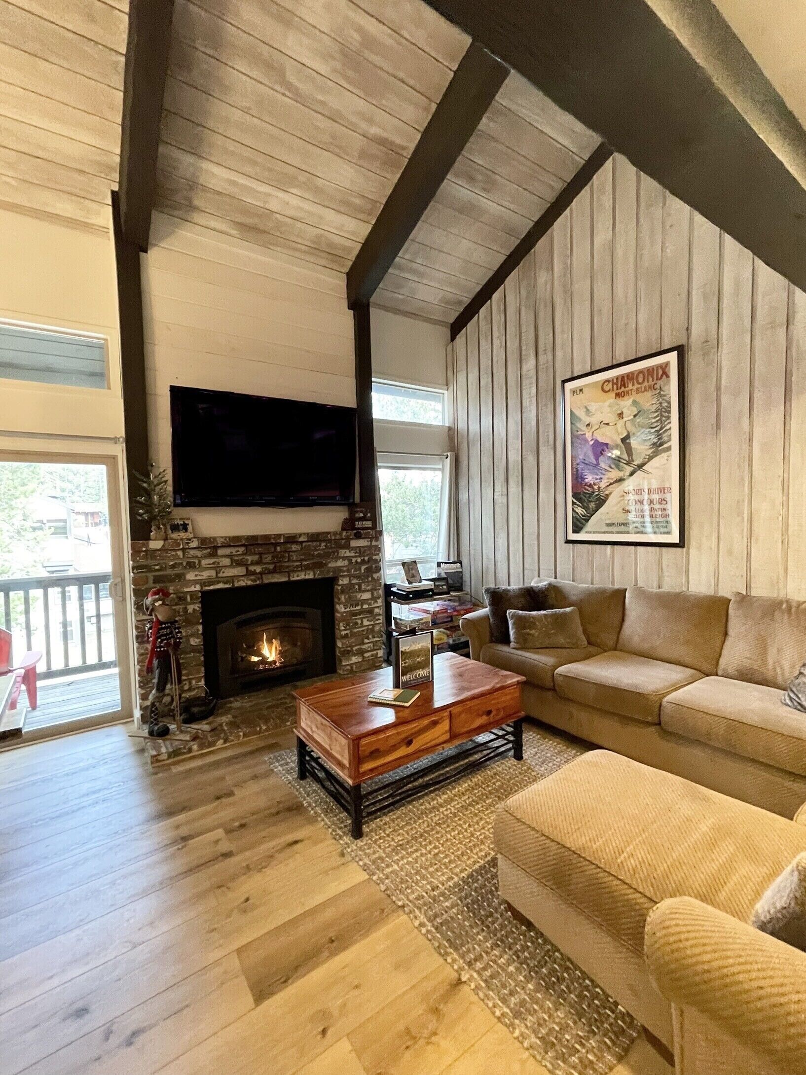 NEWLY REMODELED BATHROOMS - NEW Washer & Dryer- 3 bed/3bath  Sleeps 10 Chamonix