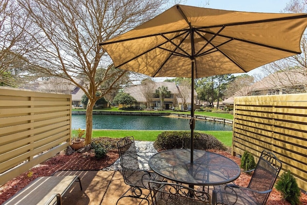 屋外ダイニングエリア