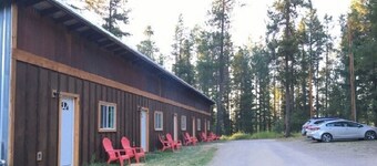 “Cozy Mountain Suites - #3 just 5 minutes from Glacier Park”