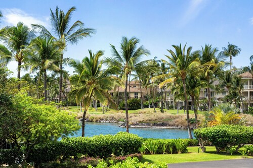 Includes Hilton Waikoloa Pool Pass for stays for 2026. Waikoloa Beach Villas E4