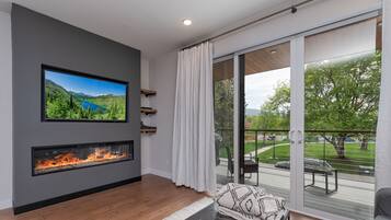 Smart TV, fireplace, DVD player