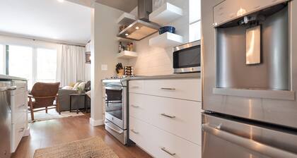 Tri-tason hyväpalkkainen kaupunkitalo, jossa on 3 makuuhuonetta ja 3 kylpyhuonetta!