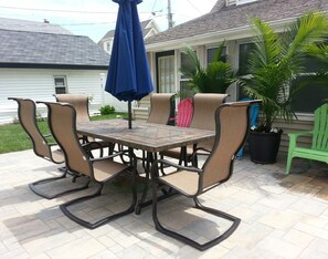 Outdoor dining - 1/2 Block to Beach- Spring Lake Border- Great for Families, easy walk to Beach (Belmar)