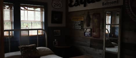 1 habitación, escritorio, tabla de planchar con plancha y wifi gratis