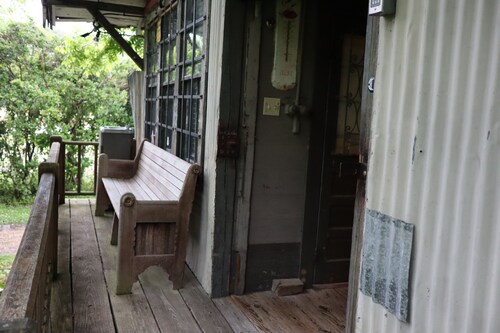 ★ Folk Art HonkyTonk Museum - Pvt brm & full bath ★