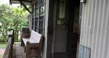 â
Folk Art HonkyTonk Museum - Pvt brm & full bath â