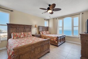 3 soverom, strykejern/-brett, reiseseng for barn og wi-fi (inkludert)