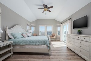 6 bedrooms, internet, bed sheets