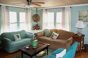 テレビ、DVD プレーヤー、書庫、ビデオライブラリ