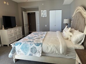 3 bedrooms, iron/ironing board, travel cot, free WiFi