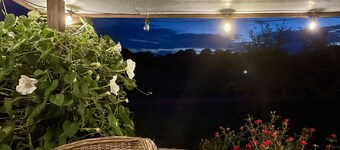 Black Dog Cabins - Round Top, TX