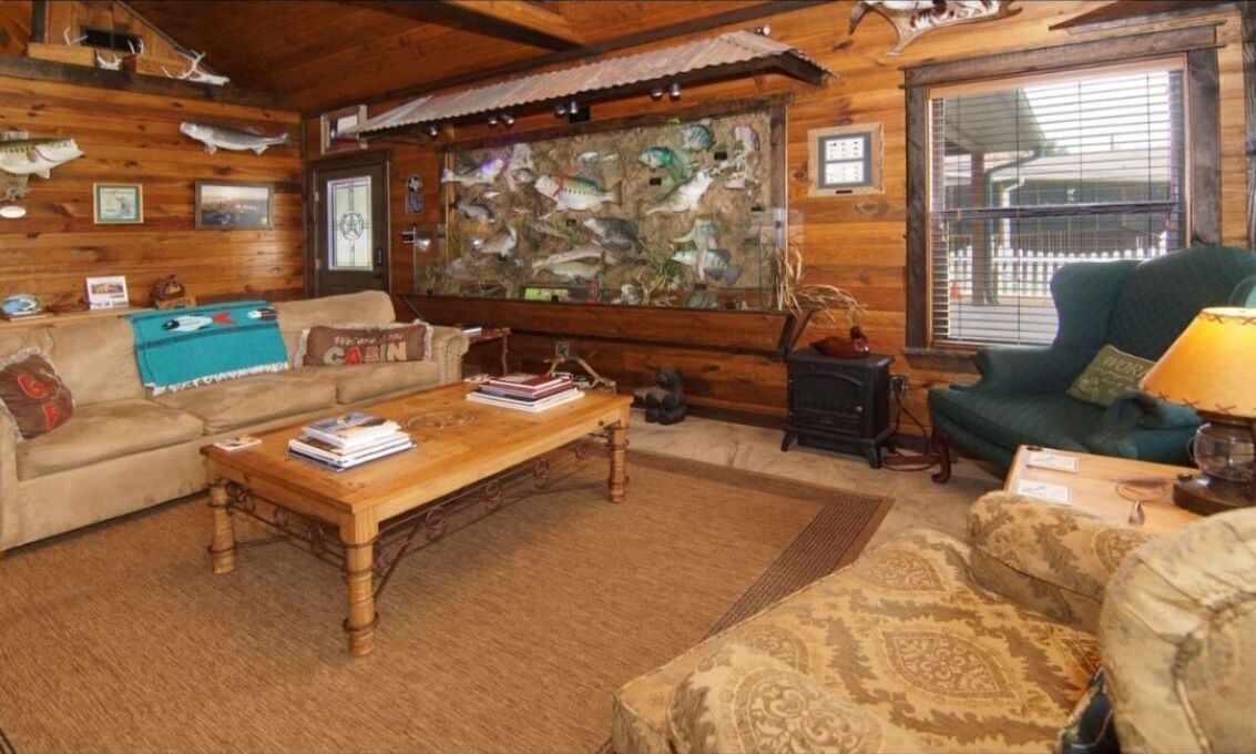 No. 1 Top-Rated Waterfront Lodge on Lake Fork Pet Friendly