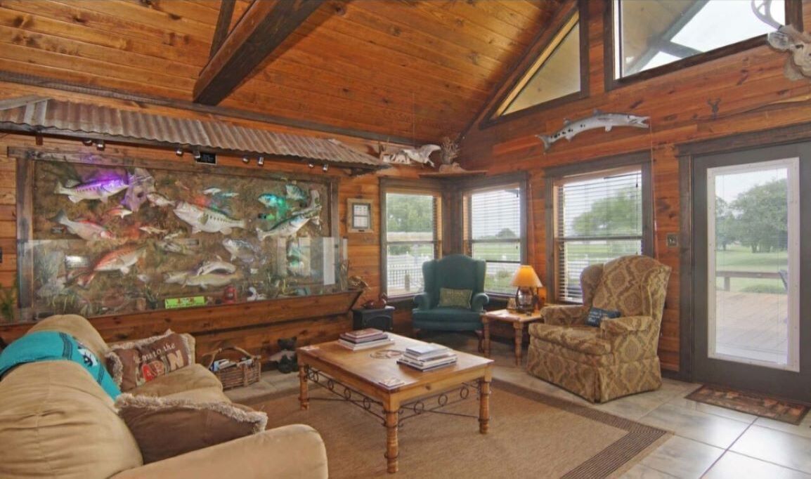 No. 1 Top-Rated Waterfront Lodge on Lake Fork Pet Friendly