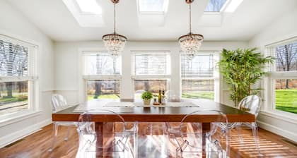 Location!!! Location!!! Berkshire Glamour (and comfort) Meets Town And Country