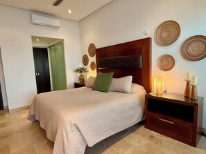 2 bedrooms, in-room safe, iron/ironing board, free WiFi